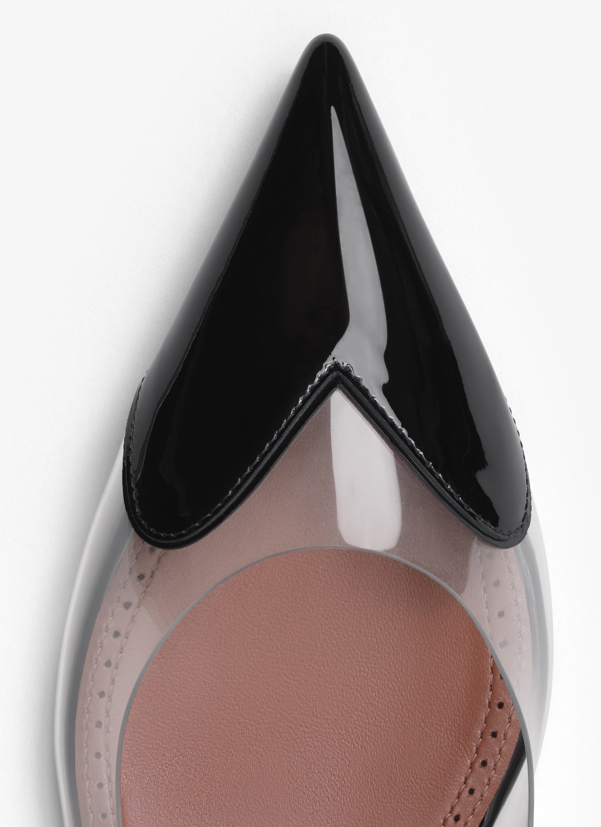 LE CŒUR FLAT SLINGBACKS IN PATENT CALFSKIN ALAÏA BLACK LE CŒUR FLAT SLINGBACKS IN PATENT CALFSKIN
